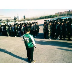 高铁乘务专业 乘务员 金启点 铁路 铁轨