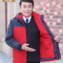 爸爸外套春秋季新款夹克可拆卸中老年人冲锋衣男三合一爷爷上衣服
